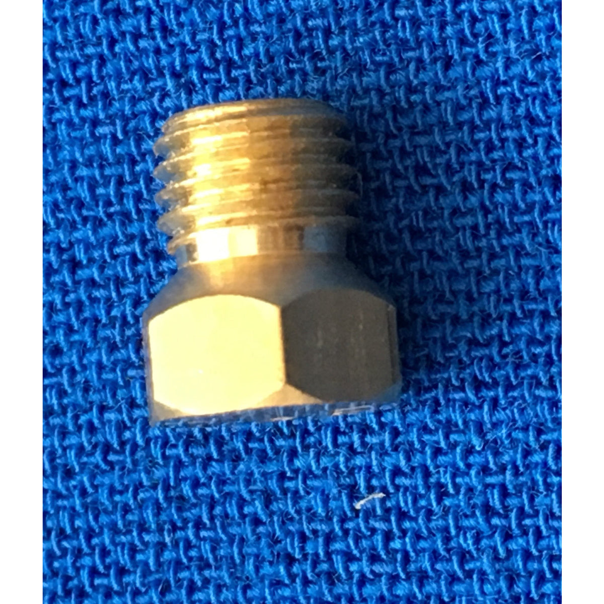 Cadac Carri Chef 50 Jet 92 is made of brass