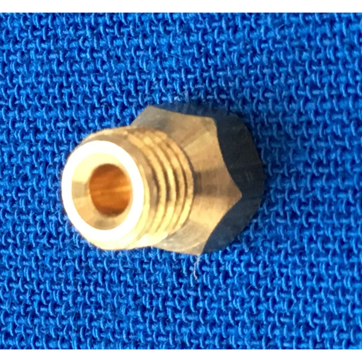 Cadac Carri Chef 50 Jet 92 is made of brass