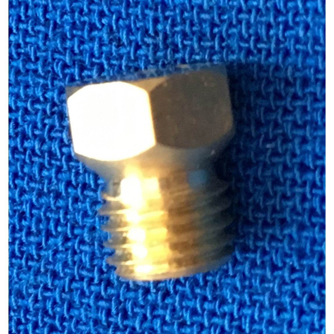 Cadac Carri Chef 50 Jet 92 is made of brass