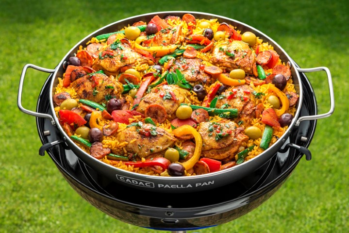 Paella in a Cadac Paella Pan 40